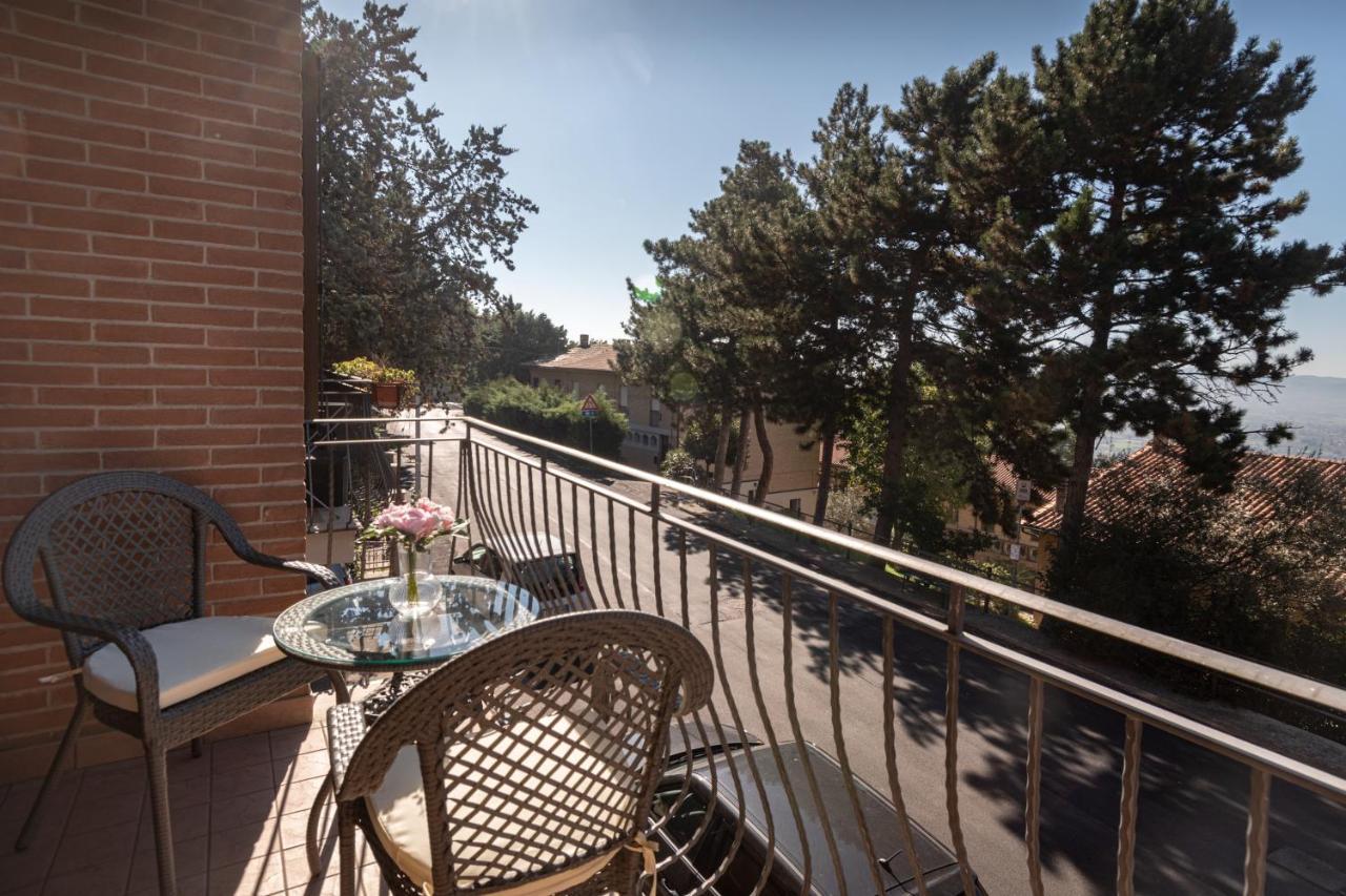 La Pineta Assisi Villa Exterior foto
